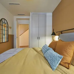 Attic Teatro Apartment