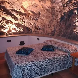 https://casa-cueva-el-perucho.in-canary-islands.com